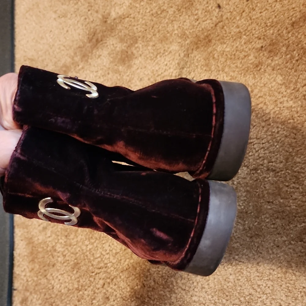 CHANEL Interlocking CC Logo Velvet Burgundy Lace-up Boots - Picture 5 of 14